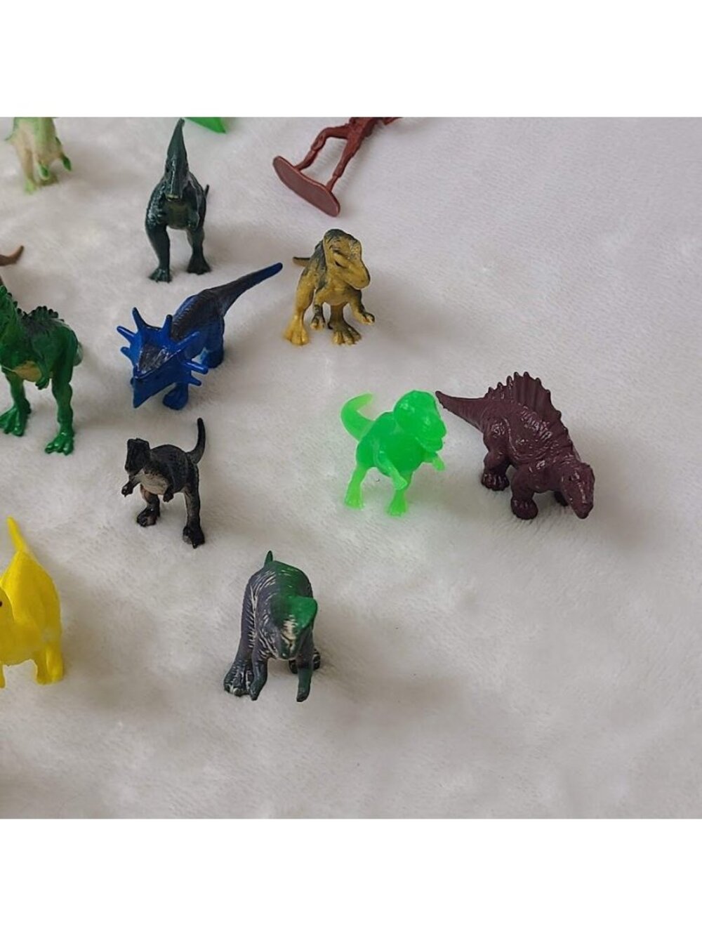 21 Pc Mini Dinosaur Figure Lot T Rex Triceratops Tree Soldier Toys - Picture 11 of 11